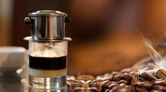 Vietnamese coffee drinking style